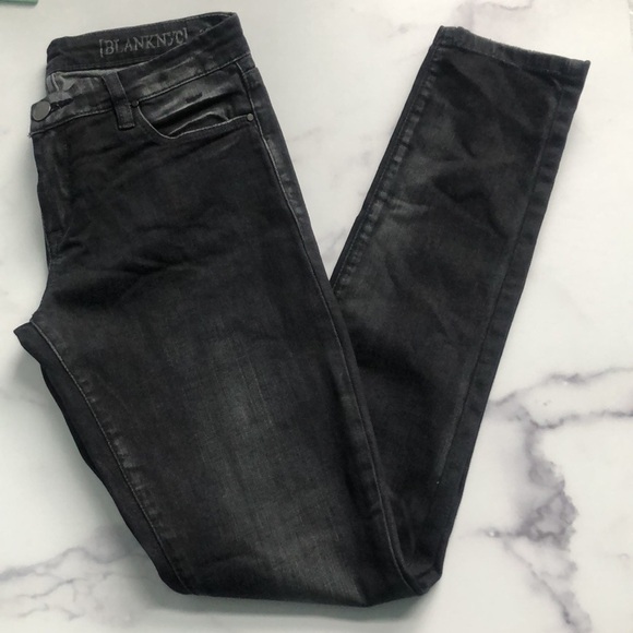 Blank NYC Faded Black Wash Skinny Leg Jeans Size 26 - Picture 9 of 10